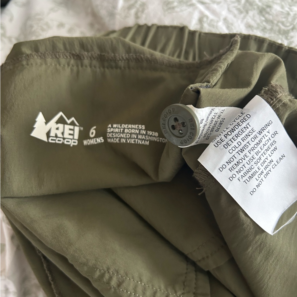 REI Women’s Hiking Pants in green - Picture 5 of 7